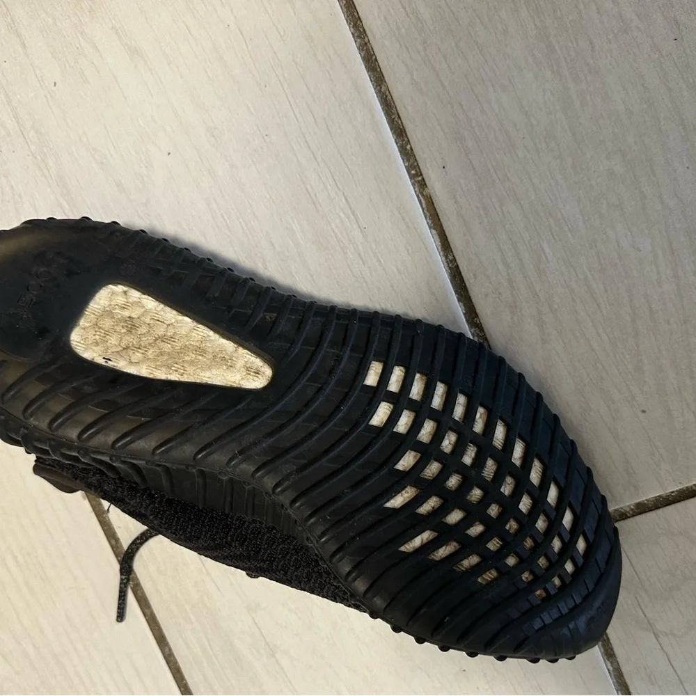 Yeezy 350 Black